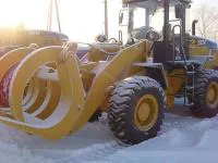 ЛЕСОПОГРУЗЧИК SEM 639B С ЛЕСНЫМ ЗАХВАТОМ