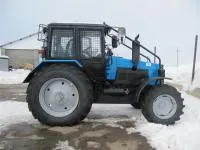 Трактор МТЗ 1221